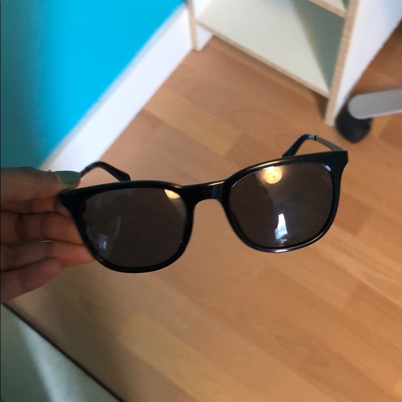 Guess Sunglasses - Picture 1 of 2